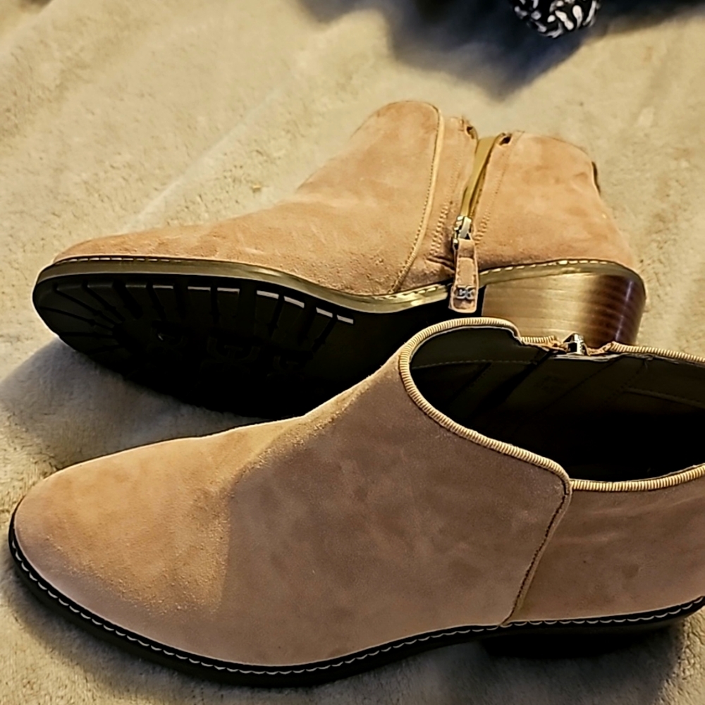 Sam Edelman Pryce-Putty booties. Size 9
